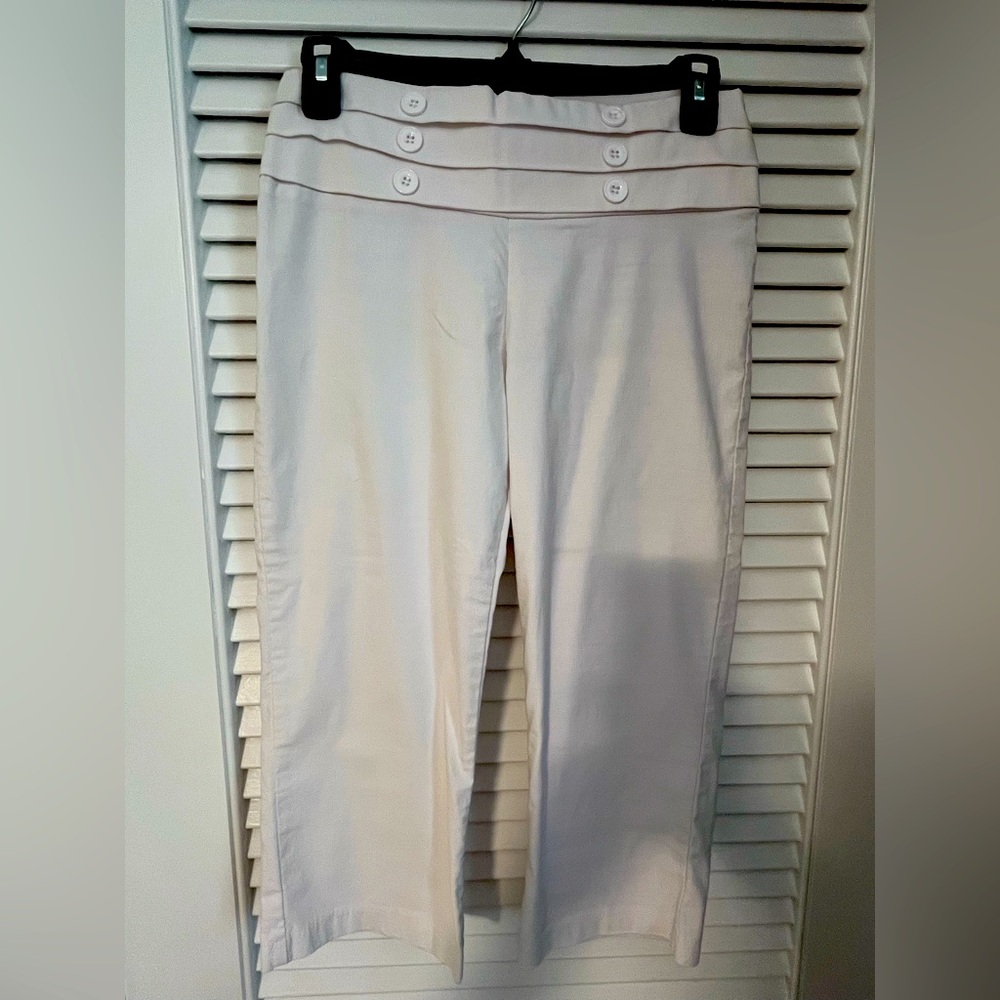 Chic White Button-Accent Trousers